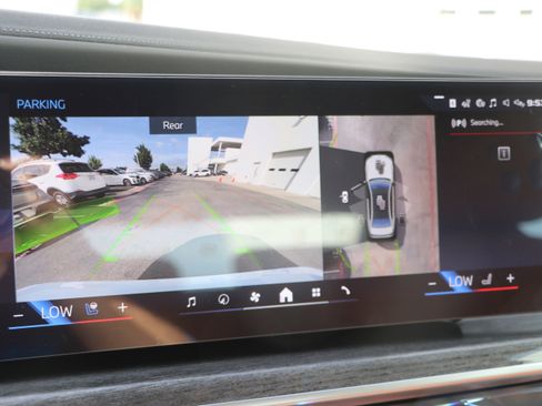 Used 2025 BMW i7 M70 w/ Executive Package AWD/4WD image 21