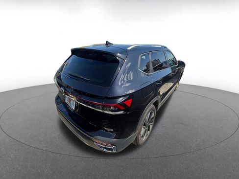 Used 2025 Volkswagen Taos SE image 7