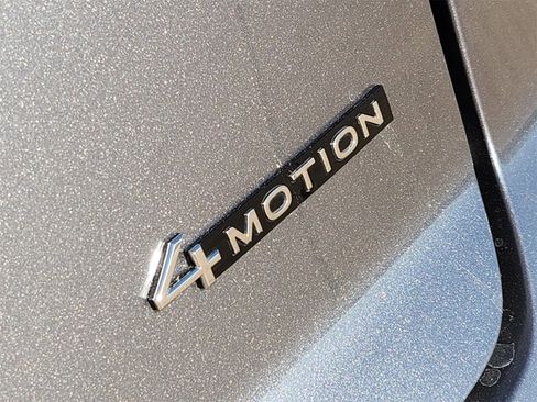 Used 2025 Volkswagen Atlas Cross Sport SE image 21