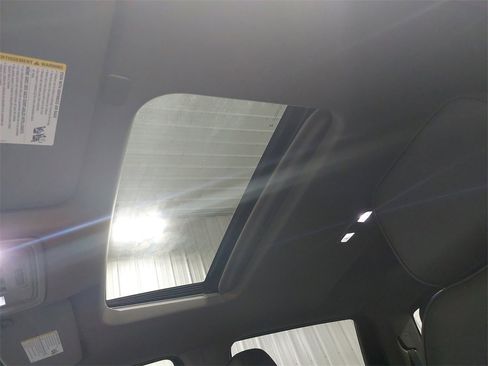 Used 2024 GMC Sierra 3500 Denali w/ Denali Reserve Package image 32