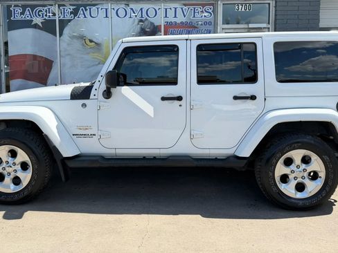 Used 2013 Jeep Wrangler Unlimited Sahara w/ Connectivity Group AWD/4WD image 6