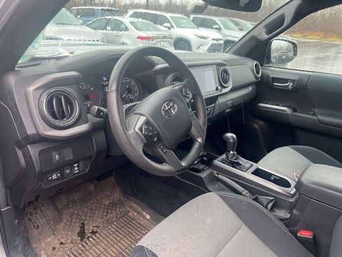 Used 2023 Toyota Tacoma TRD Sport image 6