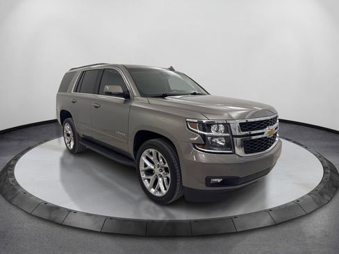 Used 2019 Chevrolet Tahoe LT w/ Luxury Package RWD image 3