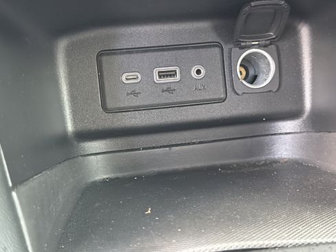 Used 2021 Chevrolet Equinox LS w/ LS Convenience Package FWD image 12
