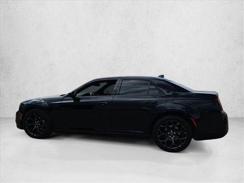 Used 2019 Chrysler 300 S image 8