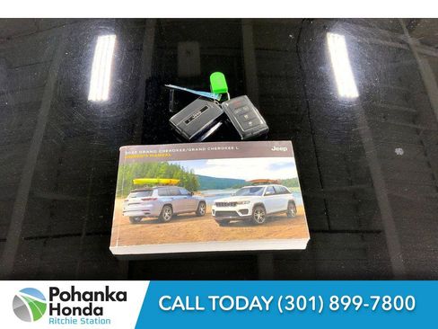 Used 2023 Jeep Grand Cherokee L Laredo w/ Luxury Tech Group I image 11