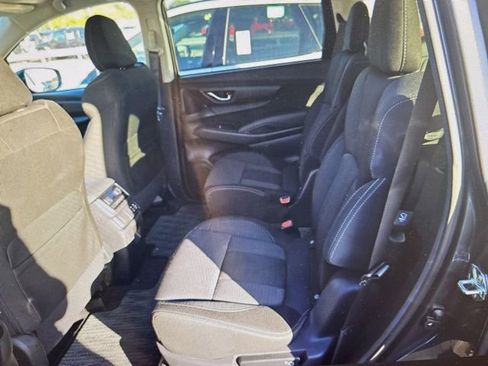 Used 2025 Subaru Ascent Premium AWD/4WD image 5