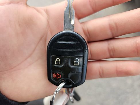 Used 2013 Ford Explorer XLT image 37