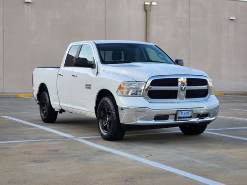 Used 2017 RAM 1500 Classic SLT image 3