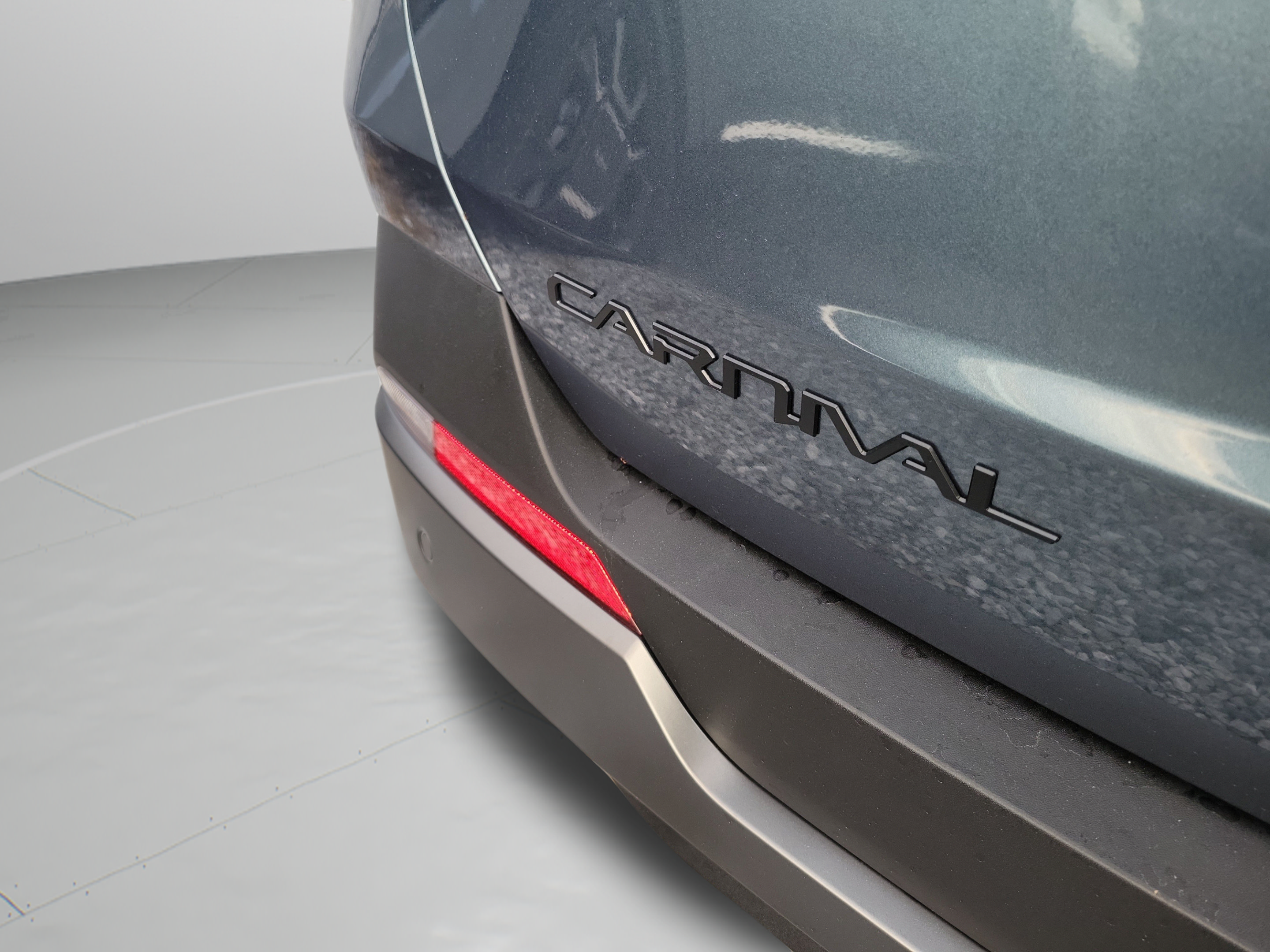 New 2027 Kia Carnival SX w/ Dark Edition Package FWD image 8