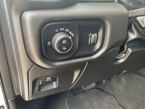 Used 2022 RAM 1500 Big Horn w/ Level 1 Safety Group AWD/4WD image 11