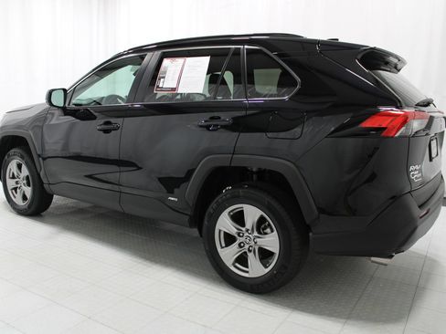 Used 2024 Toyota RAV4 LE AWD/4WD image 8