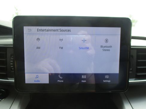 Used 2024 Ford Explorer XLT w/ Equipment Group 202A AWD/4WD image 22