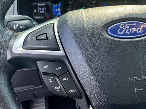 Used 2024 Ford Edge Titanium image 26