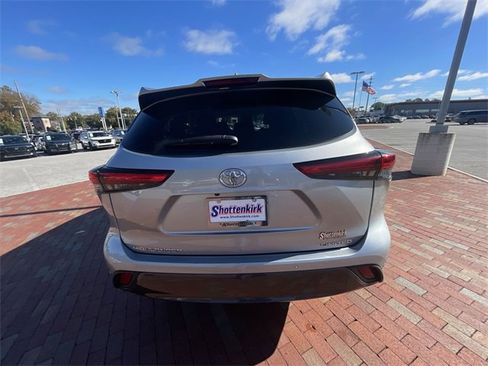 Used 2023 Toyota Highlander Limited image 37
