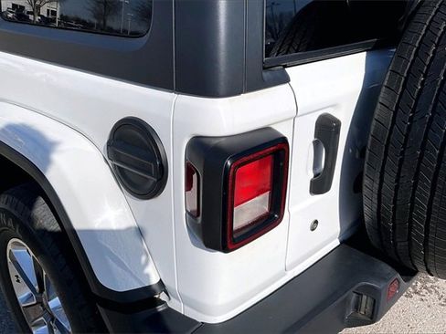 Used 2020 Jeep Wrangler Unlimited Sahara image 27