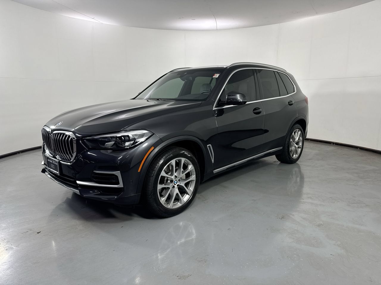Used 2023 BMW X5 xDrive40i w/ Premium Package AWD/4WD image 4