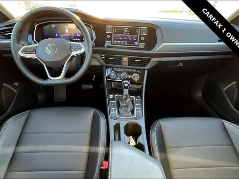 Used 2024 Volkswagen Jetta SE image 7