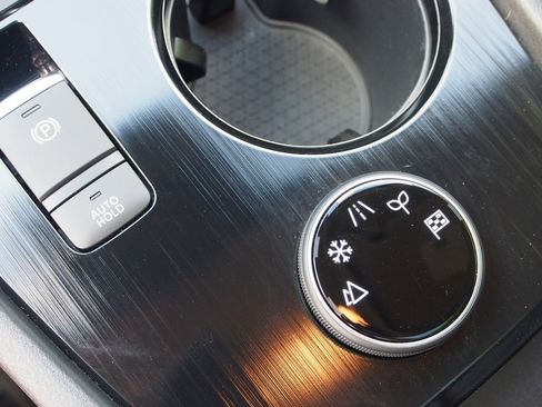 Used 2023 Nissan Rogue SV w/ SV Premium B Package image 24