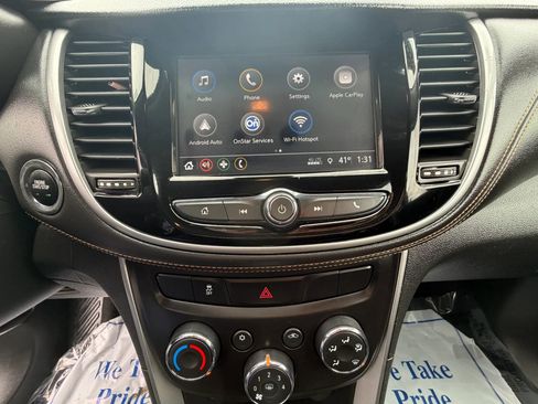 Used 2018 Chevrolet Trax LT w/ LT Convenience Package image 12