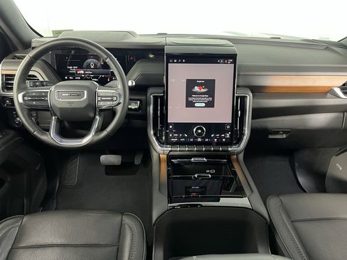 Used 2025 GMC Yukon XL Denali image 13