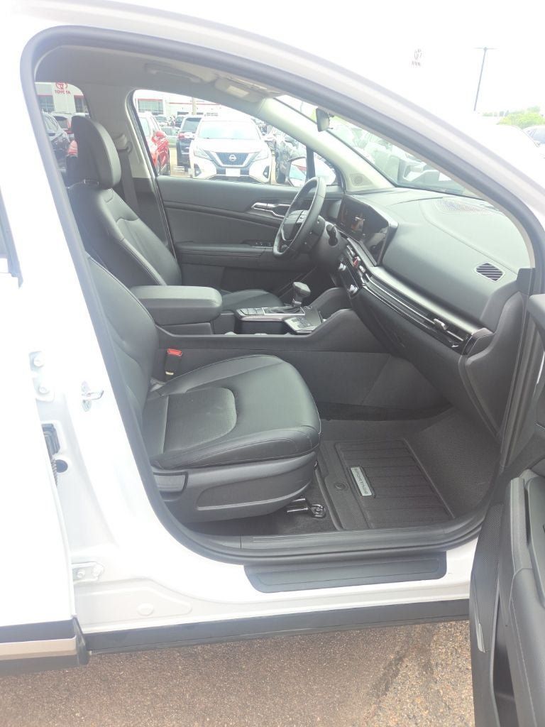 Used 2026 Kia Sportage EX FWD image 27