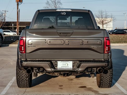 Used 2018 Ford F150 Raptor w/ Equipment Group 802A Luxury image 11