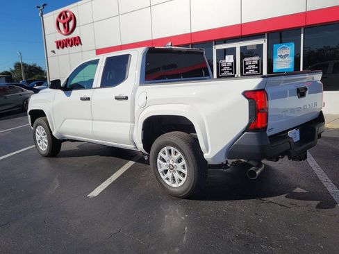 Used 2025 Toyota Tacoma SR image 4