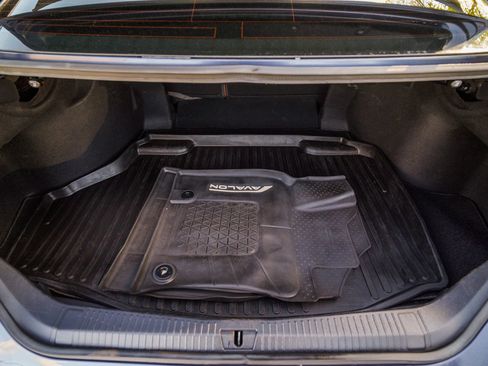 Used 2019 Toyota Avalon Limited image 31