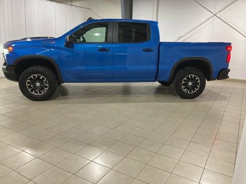 Used 2025 Chevrolet Silverado 1500 ZR2 image 2