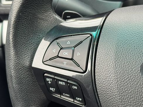 Used 2017 Ford Explorer XLT w/ Equipment Group 202A FWD image 28