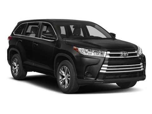 Used 2017 Toyota Highlander Plus AWD/4WD image 9