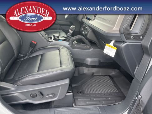 New 2026 Ford Bronco Outer Banks w/ Sasquatch Package image 15