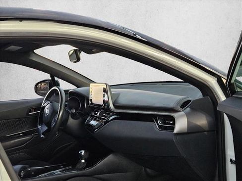 Used 2019 Toyota C-HR XLE image 24