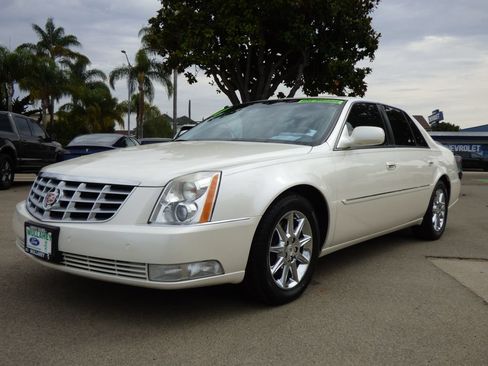 Used 2011 Cadillac DTS Luxury FWD image 7