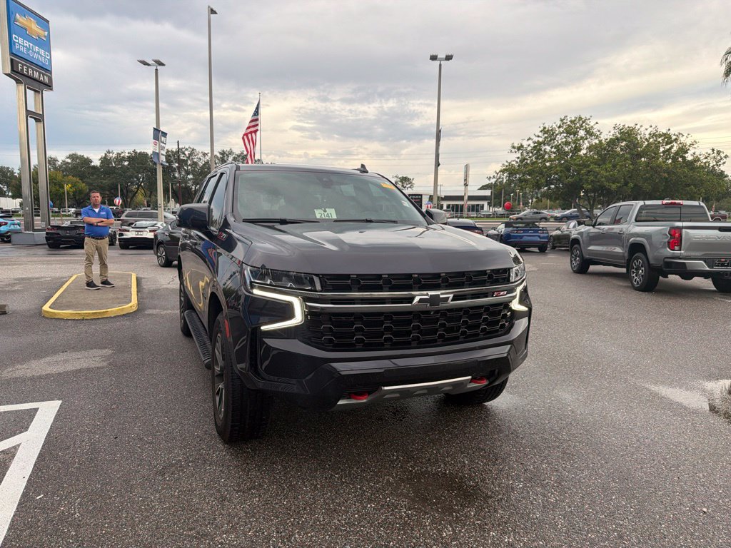 Used 2022 Chevrolet Tahoe Z71 w/ Luxury Package AWD/4WD image 17