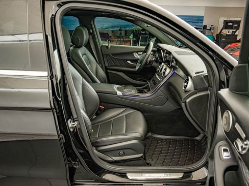 Used 2022 Mercedes-Benz GLC 300 4MATIC image 33
