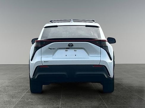 Used 2024 Toyota bZ4X XLE w/ Weather Package image 6