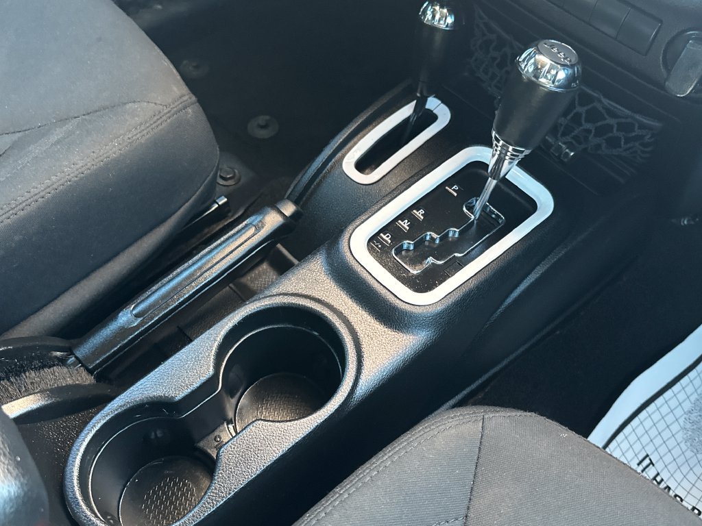 Used 2017 Jeep Wrangler Unlimited Sport w/ Connectivity Group AWD/4WD image 35