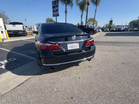 Used 2016 Honda Accord Sport image 7