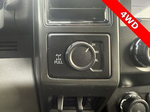 Used 2022 Ford F350 XLT w/ Black Appearance Package image 13