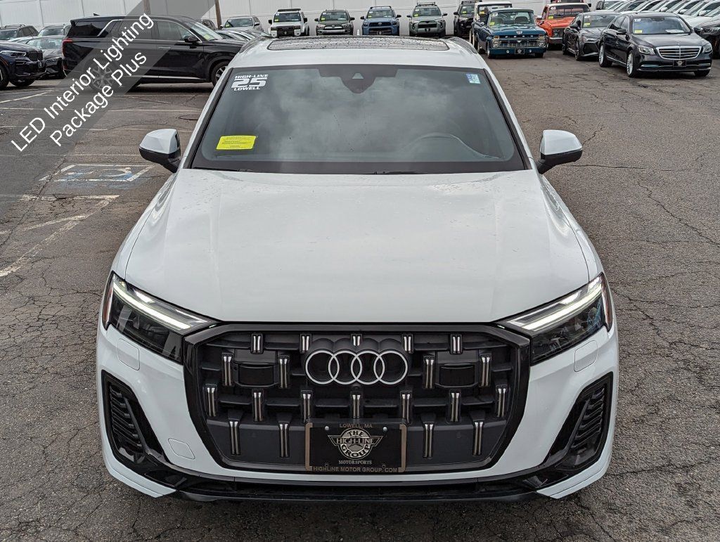 Used 2025 Audi Q7 3.0T Premium Plus AWD/4WD image 3