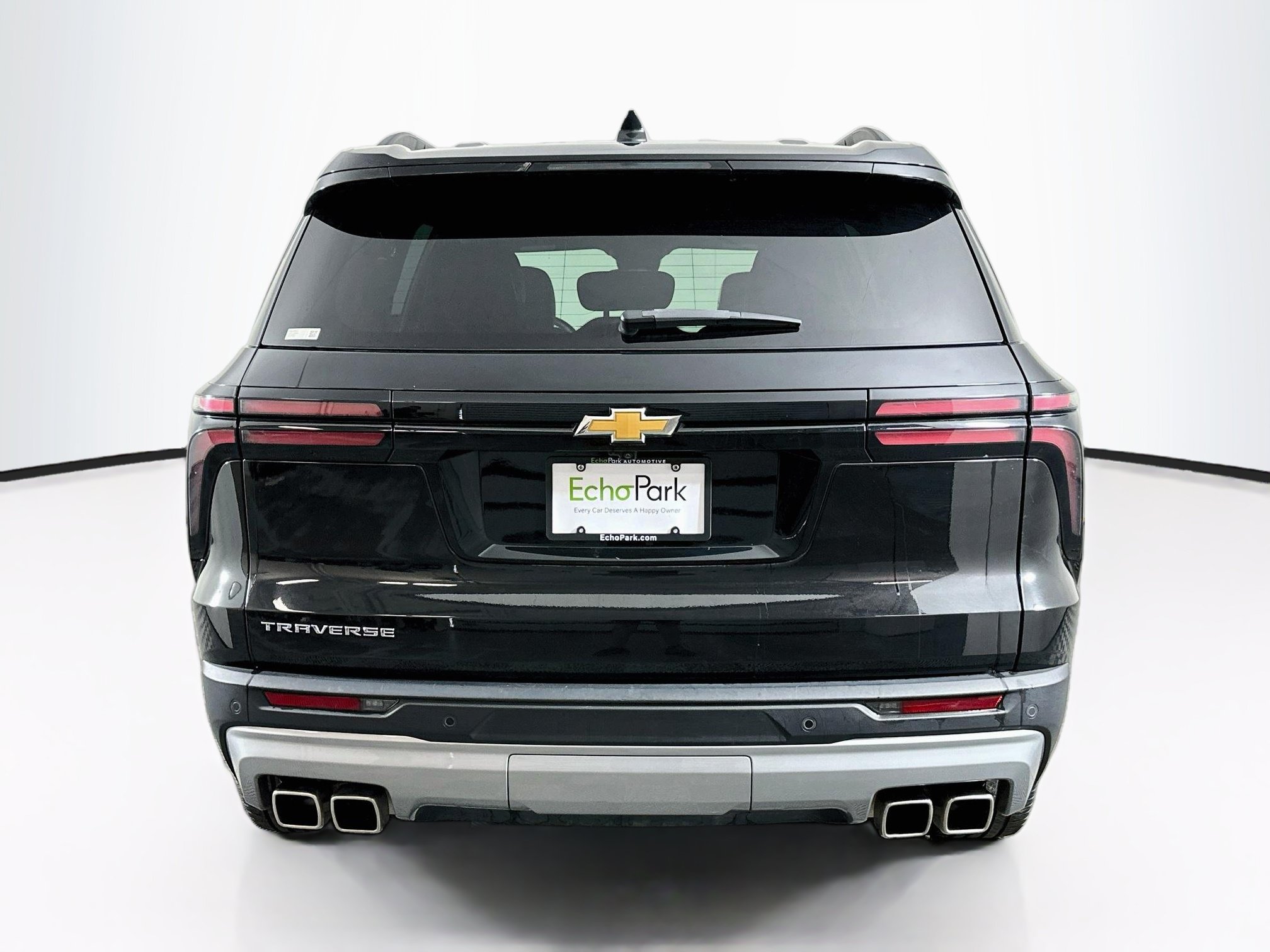 Used 2025 Chevrolet Traverse LT FWD image 7