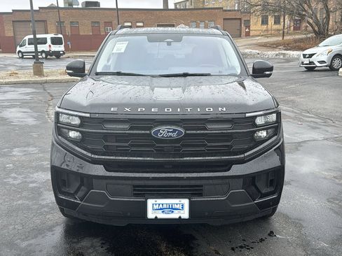 Used 2025 Ford Expedition Active image 3