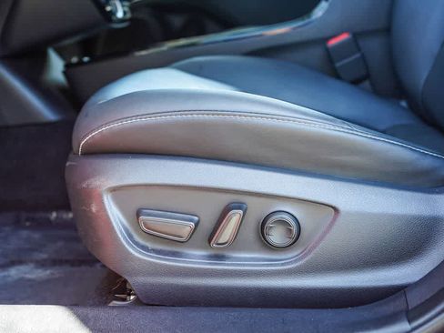 Used 2020 Toyota Prius Prime XLE FWD image 19