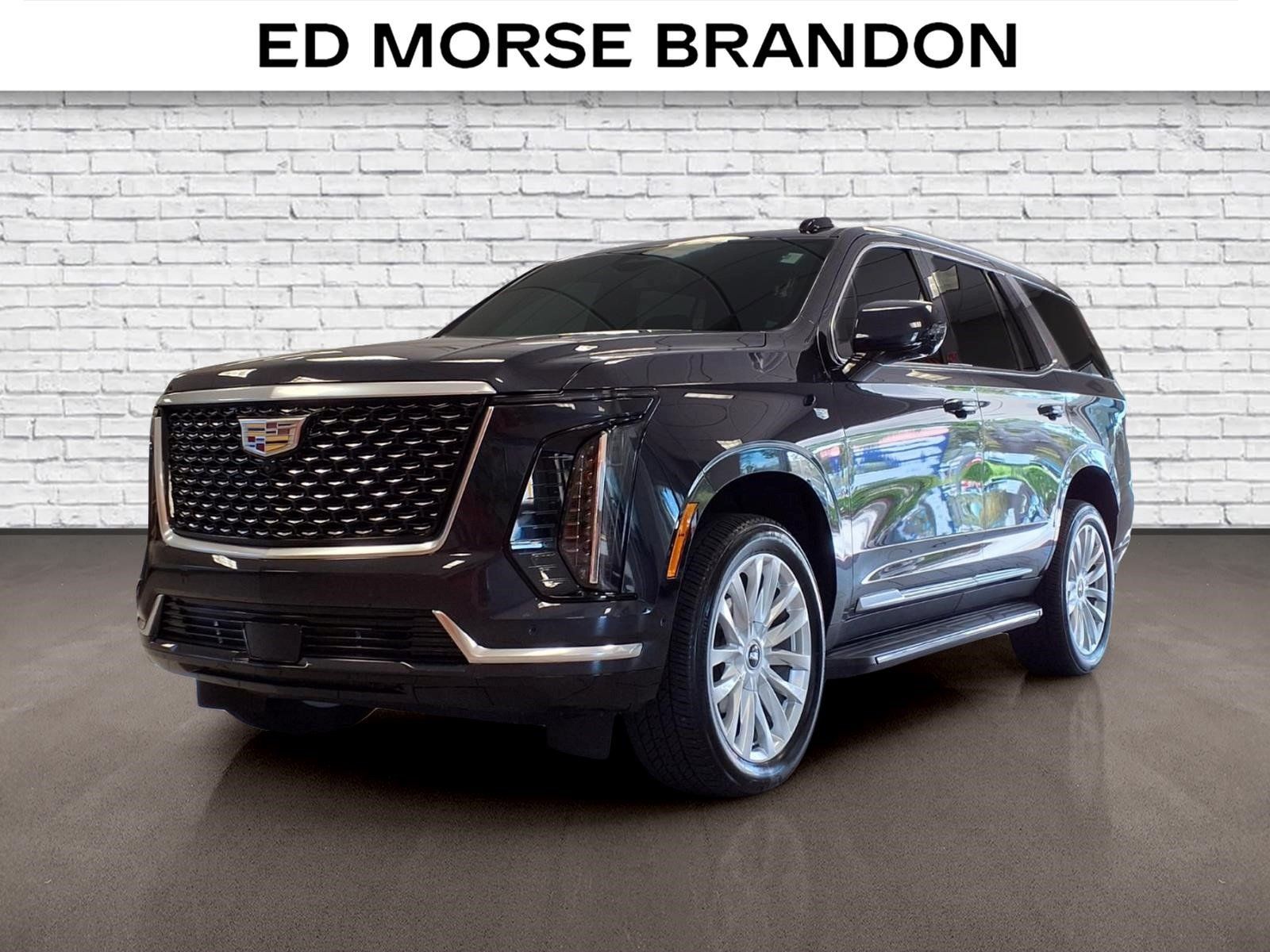 Used 2025 Cadillac Escalade Luxury RWD image 1