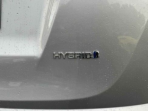 Used 2018 Toyota RAV4 LE Plus image 23