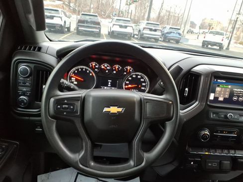 Used 2021 Chevrolet Silverado 1500 Custom image 17