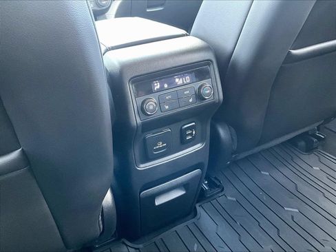 Used 2017 GMC Acadia Denali w/ Technology Package AWD/4WD image 13