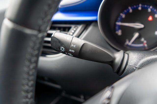 Used 2022 Toyota C-HR FWD image 12